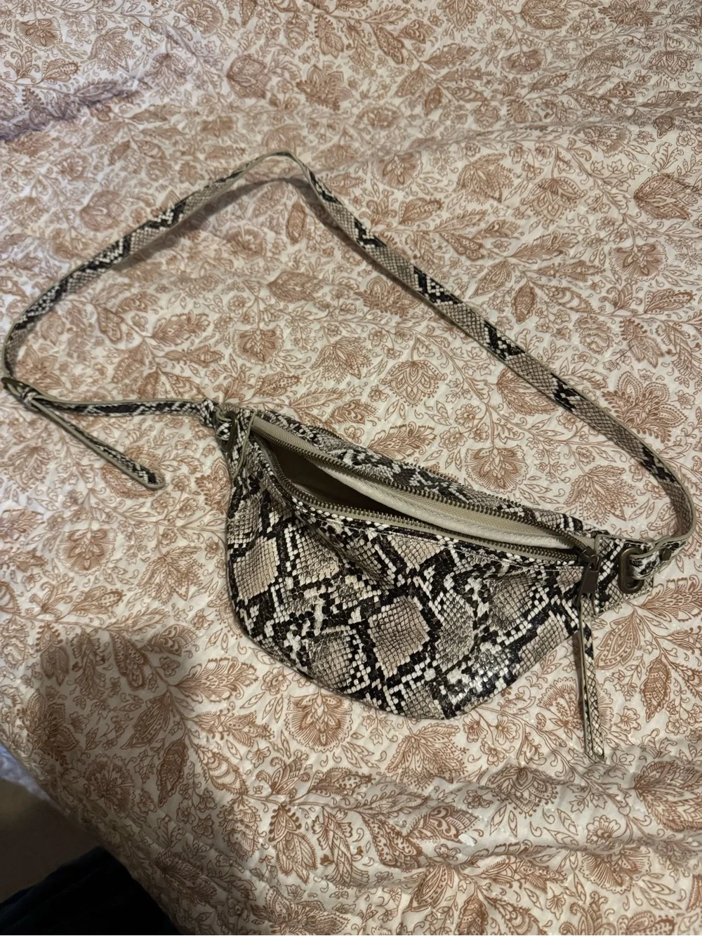 Neutral Snake Print Crossbody Waist Bag - Versatile Hands-Free Carry